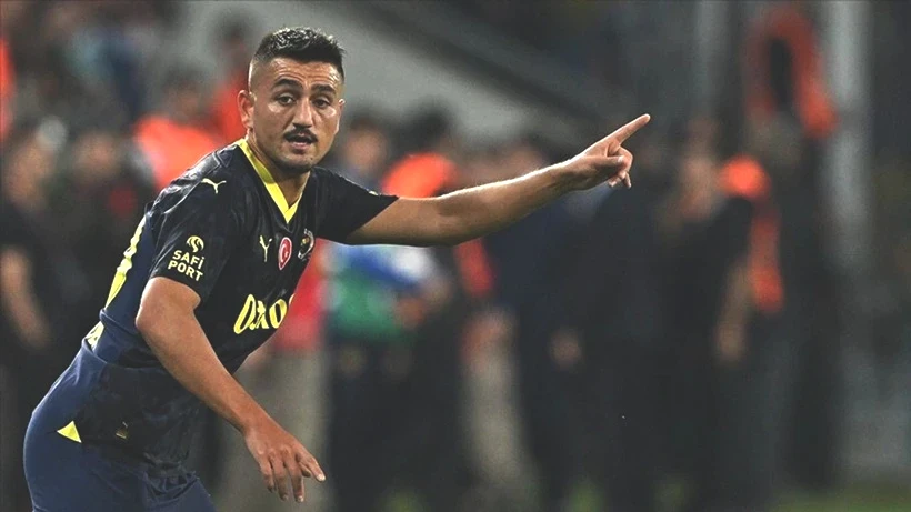 Fenerbahçe'de Cengiz Ünder Krizi! Aldığı Haberle Dünyası Başına Yıkıldı - Resim: 3