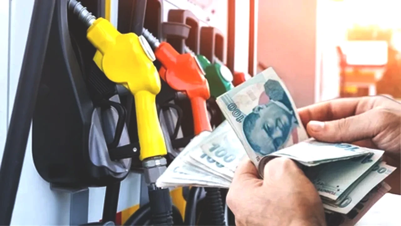 Akaryakıt fiyatlarına beklenen zam yukarı çekildi! Salı benzin, çarşamba motorin, perşembe LPG artacak
