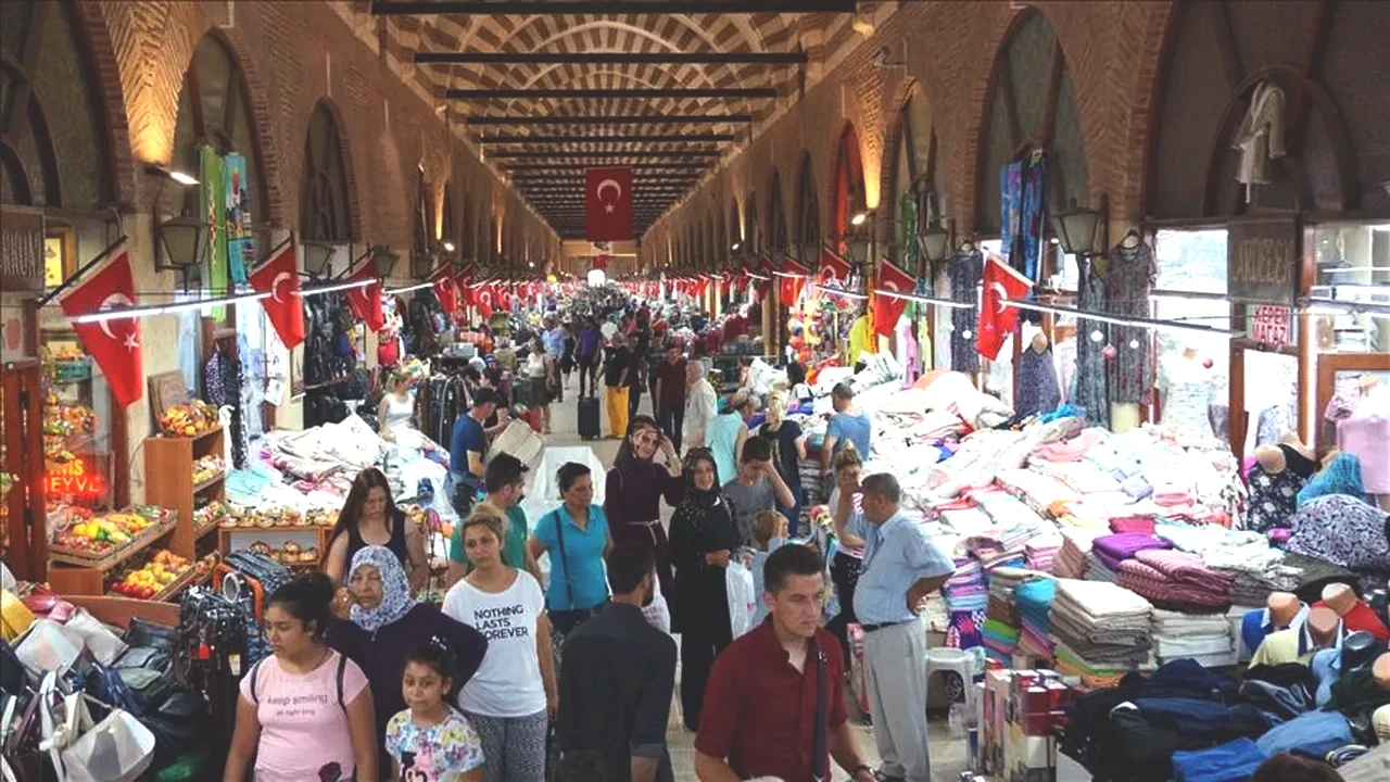 Esnafta bayram coşkusu! '120 milyar liralık ciro hedefiyle kasaplardan marketlere büyük yoğunluk