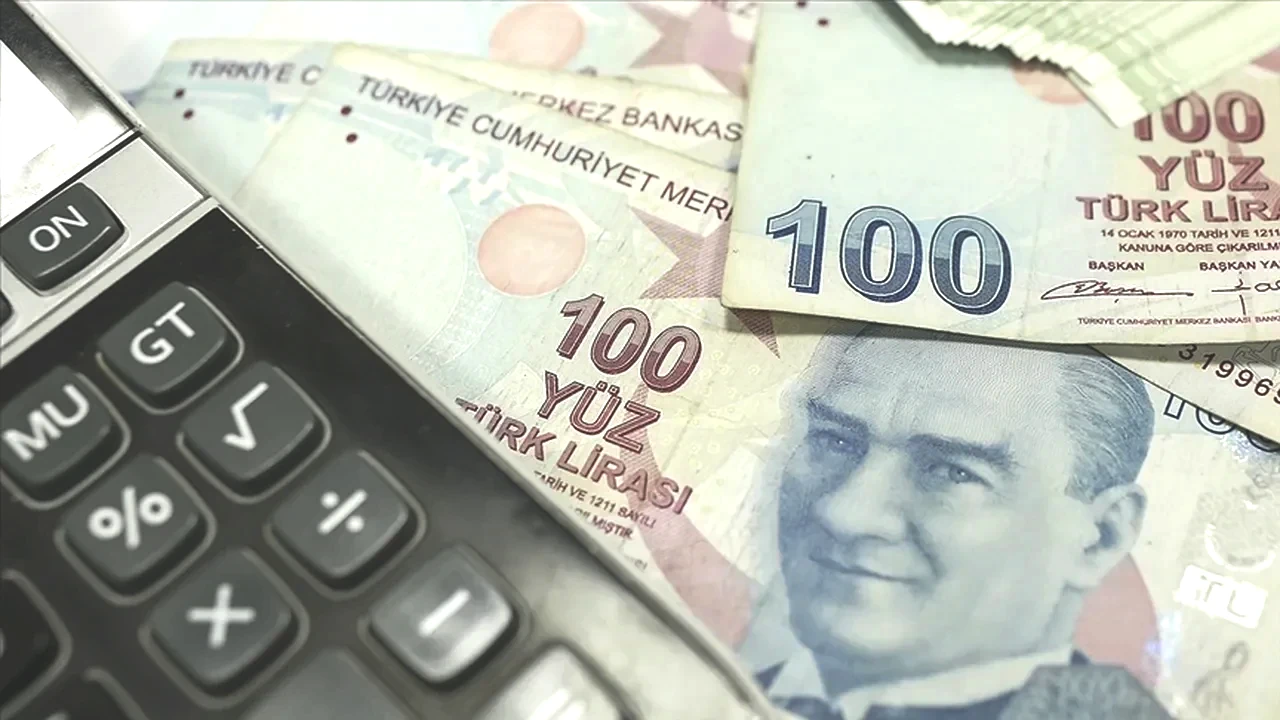 Emeklinin beklediği haber geldi: 4 bin liralık bayram ikramiyesi TBMM'de görüşüldü: 1000 lira fark ne zaman yatacak?