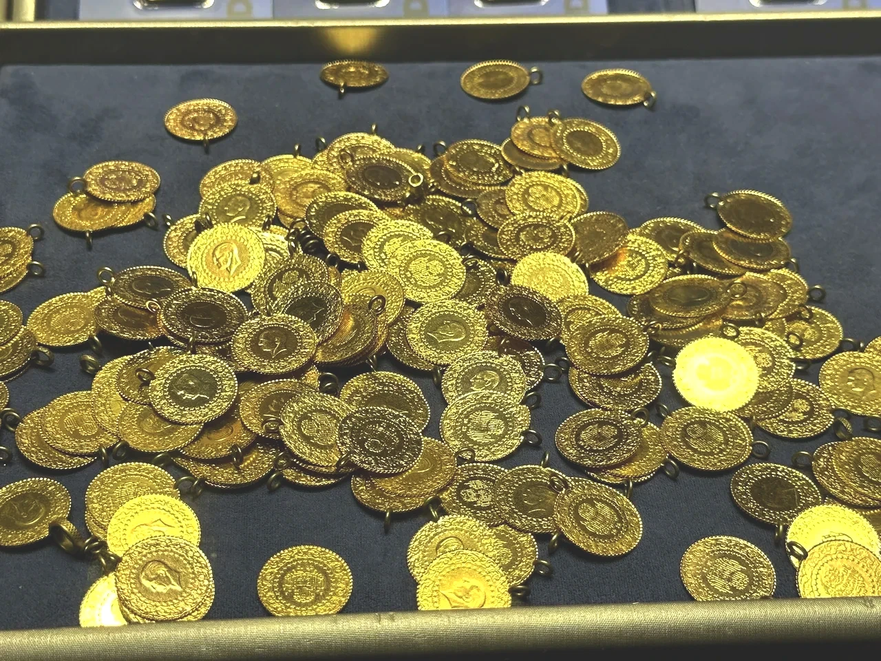 Altın yeniden yükselişe geçti! İşte 27 Mart 2025 gram altın, çeyrek altın fiyatları